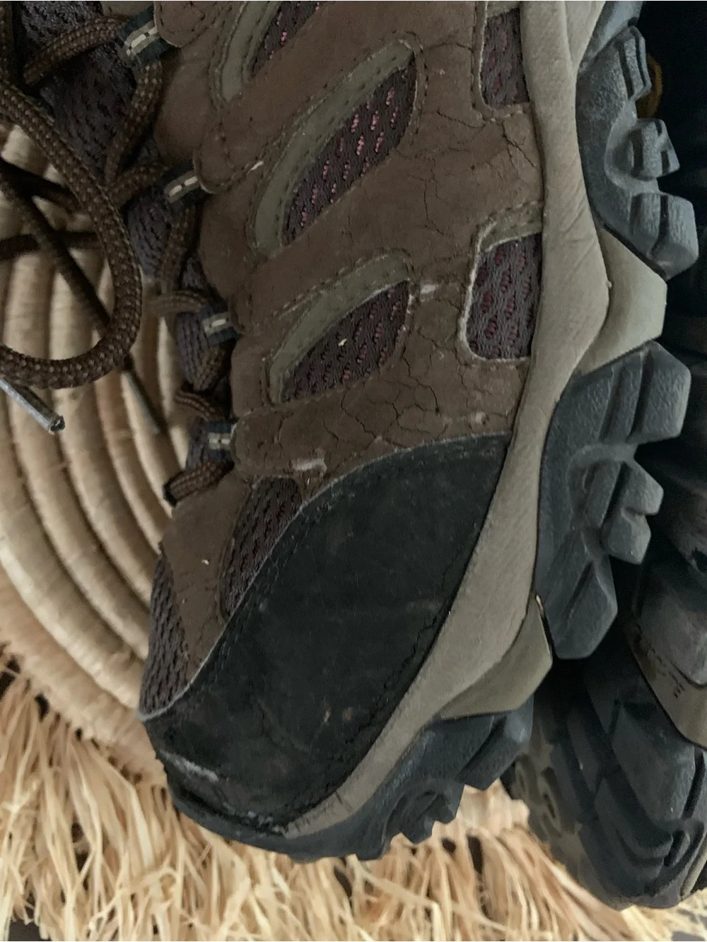 MERRELL Men’s Moab Waterproof Hiking Boots Dark Earth Brown Size 9.5